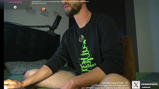 Snapshot of just_maxii chatting on 20, 3, 2025 just maxii online show from 20, 3, 2025