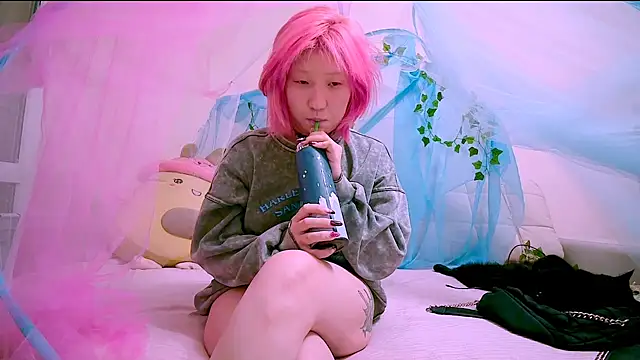 Akemilun online show from 8, 11, 2025