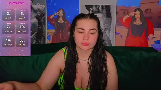 Snapshot of Nikki_Kardashian chatting on 5, 12, 2024 Nikki Kardashian online show from 5, 12, 2024