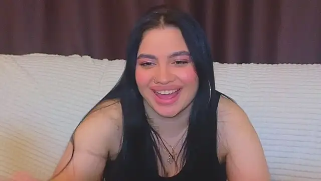 Snapshot of Nikki_Kardashian chatting on 1, 2, 2025 Nikki Kardashian online show from 1, 2, 2025