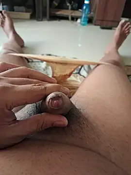 Snapshot of dirtybearr chatting on 21, 12, 2025 dirtybearr online show from 21, 12, 2025