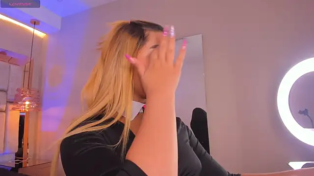 Snapshot of VioletaAbel chatting on 24, 1, 2025 VioletaAbel online show from 24, 1, 2025