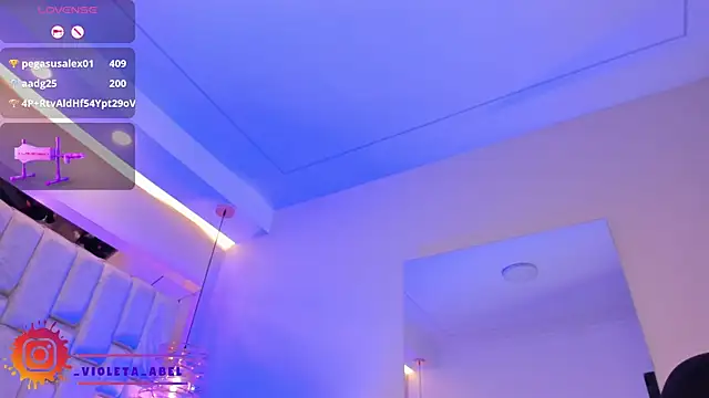 Snapshot of VioletaAbel chatting on 1, 3, 2025 VioletaAbel online show from 1, 3, 2025