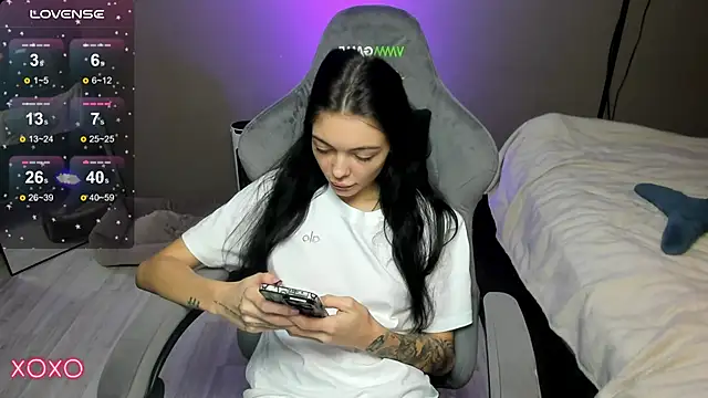 Mariella Adamss online show from 3, 12, 2025