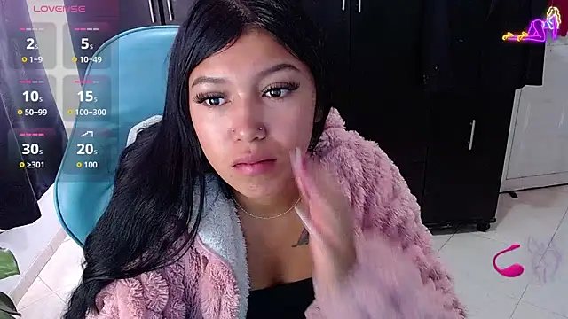 Snapshot of emily_rosse04 chatting on 30, 5, 2026 emily rosse04 online show from 30, 5, 2026