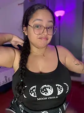 CurlyGirl 1 online show from 4, 2, 2026