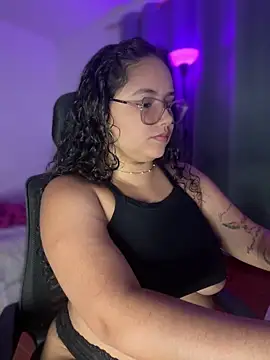 CurlyGirl 1 online show from 4, 3, 2026