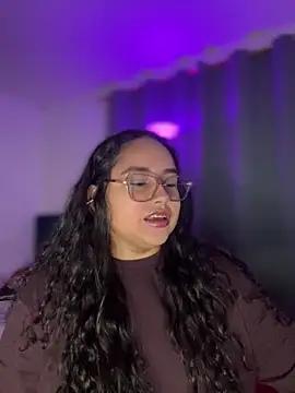 CurlyGirl 1 online show from 10, 4, 2026