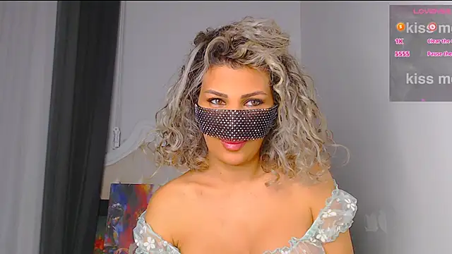 Snapshot of Turkish_Latina chatting on 10, 1, 2025 Turkish Latina online show from 10, 1, 2025