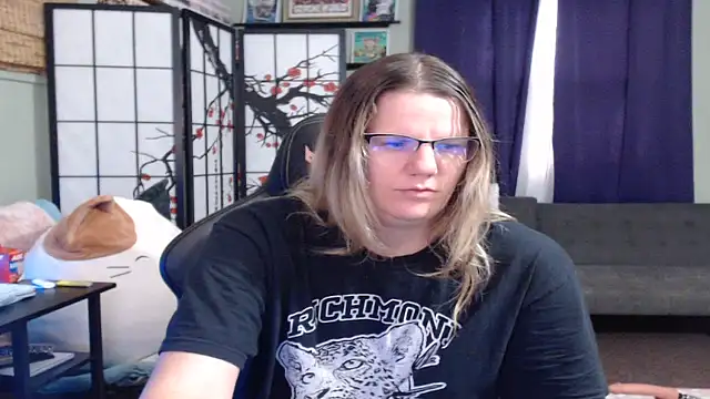 Sarahtineke online show from 31, 10, 2025