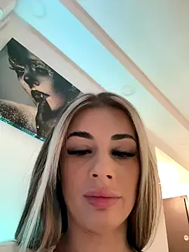 Snapshot of IsabellaEtthan chatting on 16, 10, 2025 IsabellaEtthan online show from 16, 10, 2025