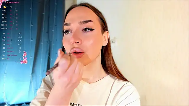 Snapshot of chups_girl chatting on 17, 2, 2026 chups girl online show from 17, 2, 2026