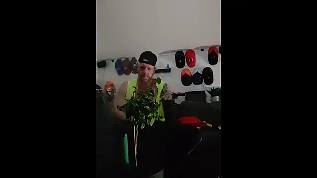 Snapshot of eltoulou chatting on 12, 1, 2025 eltoulou online show from 12, 1, 2025