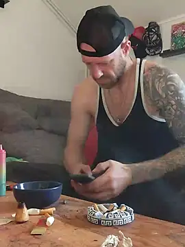 Snapshot of eltoulou chatting on 3, 2, 2025 eltoulou online show from 3, 2, 2025