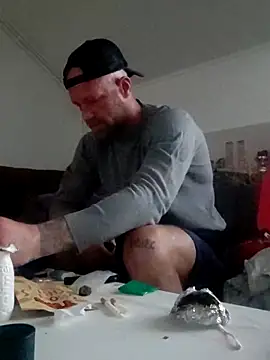 Snapshot of eltoulou chatting on 18, 3, 2025 eltoulou online show from 18, 3, 2025