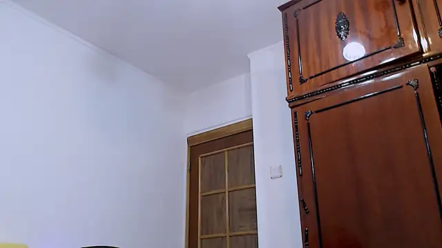 Snapshot of Catlady333 chatting on 14, 11, 2025 Catlady333 online show from 14, 11, 2025