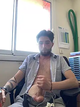 GuillaumebeauZizi online show from 25, 4, 2026