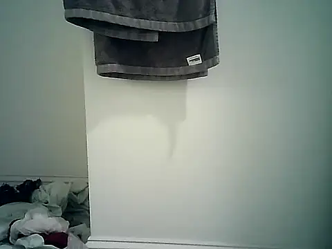 Snapshot of CaramelDipper chatting on 1, 1, 2025 CaramelDipper online show from 1, 1, 2025