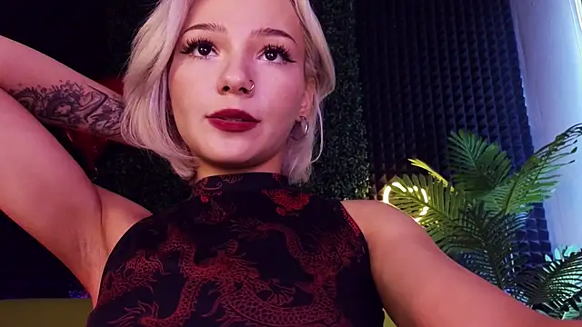 Snapshot of SandraBoyl chatting on 23, 2, 2025 SandraBoyl online show from 23, 2, 2025