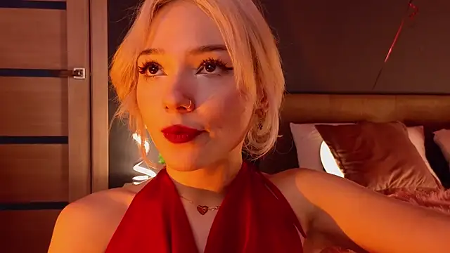 Snapshot of SandraBoyl chatting on 7, 3, 2025 SandraBoyl online show from 7, 3, 2025