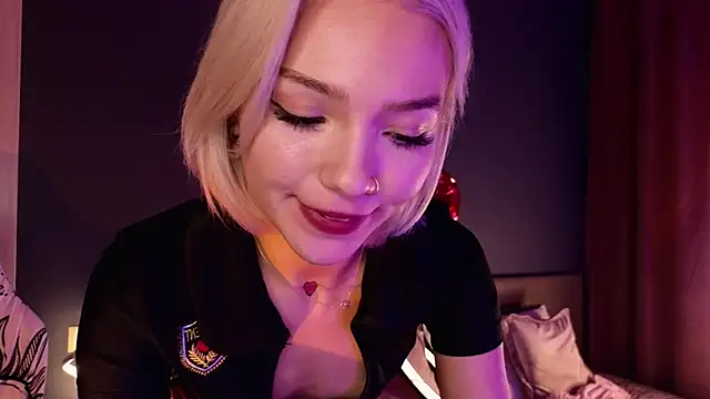 Snapshot of SandraBoyl chatting on 15, 3, 2025 SandraBoyl online show from 15, 3, 2025