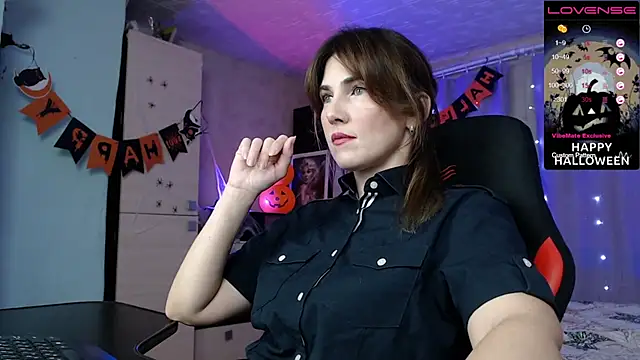 Daniela Cooperr online show from 2, 11, 2025