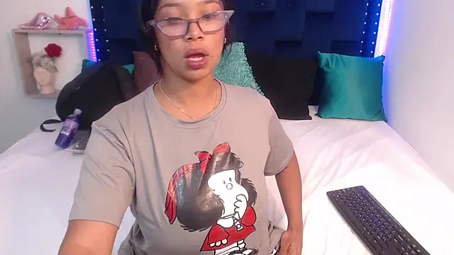 SaraApril 1 online show from 28, 2, 2025