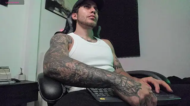 Snapshot of LucianSinclair chatting on 25, 2, 2026 LucianSinclair online show from 25, 2, 2026