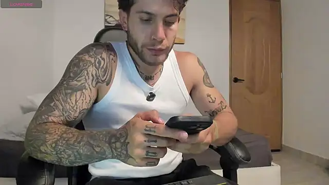 Snapshot of LucianSinclair chatting on 15, 7, 2026 LucianSinclair online show from 15, 7, 2026