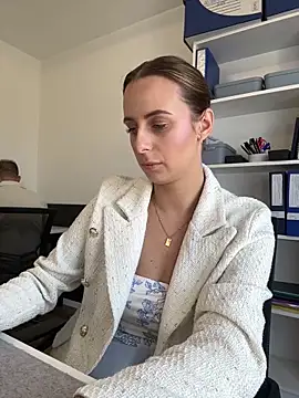 Hii Lolla online show from 28, 4, 2026