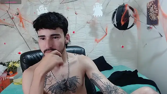 Snapshot of DmitriSanders chatting on 6, 12, 2024 DmitriSanders online show from 6, 12, 2024