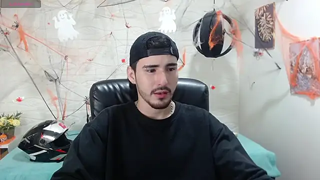 Snapshot of DmitriSanders chatting on 6, 12, 2024 DmitriSanders online show from 6, 12, 2024