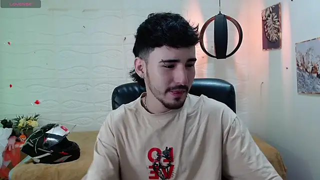 Snapshot of DmitriSanders chatting on 11, 12, 2024 DmitriSanders online show from 11, 12, 2024