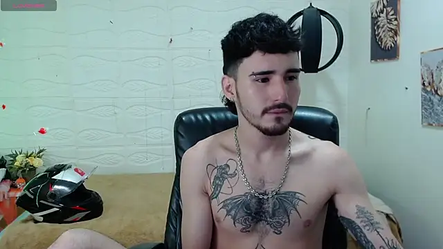 Snapshot of DmitriSanders chatting on 11, 12, 2024 DmitriSanders online show from 11, 12, 2024