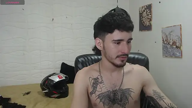 Snapshot of DmitriSanders chatting on 14, 12, 2024 DmitriSanders online show from 14, 12, 2024