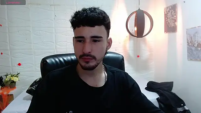 Snapshot of DmitriSanders chatting on 21, 12, 2024 DmitriSanders online show from 21, 12, 2024