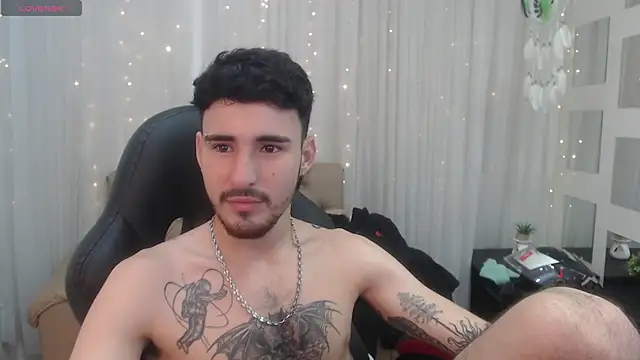 Snapshot of DmitriSanders chatting on 27, 12, 2024 DmitriSanders online show from 27, 12, 2024