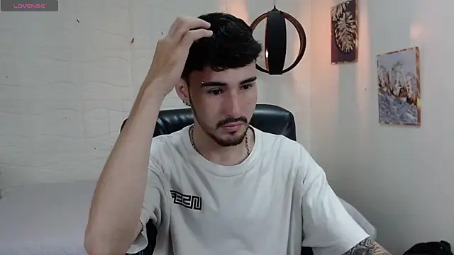 Snapshot of DmitriSanders chatting on 28, 12, 2024 DmitriSanders online show from 28, 12, 2024