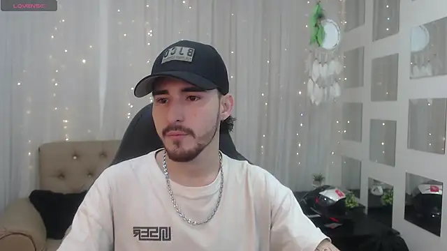 Snapshot of DmitriSanders chatting on 28, 12, 2024 DmitriSanders online show from 28, 12, 2024