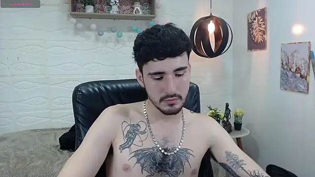 Snapshot of DmitriSanders chatting on 10, 1, 2025 DmitriSanders online show from 10, 1, 2025