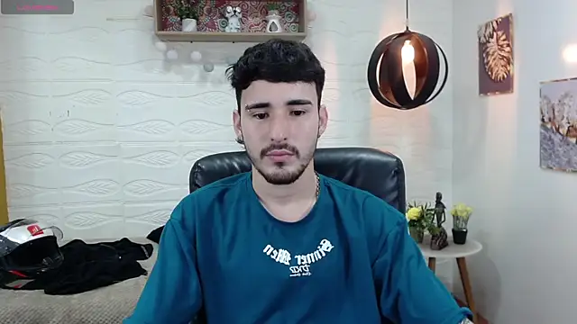 Snapshot of DmitriSanders chatting on 10, 1, 2025 DmitriSanders online show from 10, 1, 2025