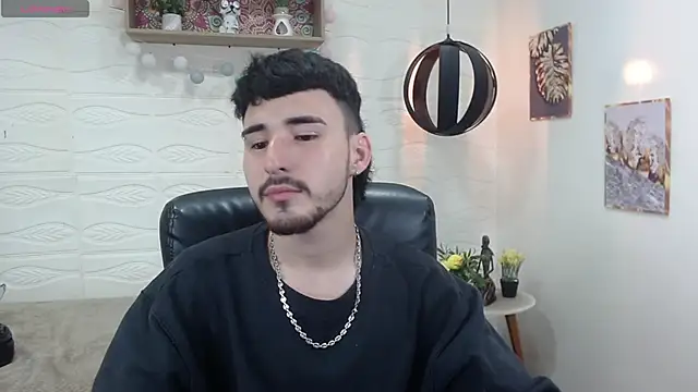 Snapshot of DmitriSanders chatting on 15, 1, 2025 DmitriSanders online show from 15, 1, 2025