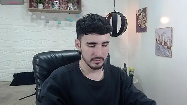 Snapshot of DmitriSanders chatting on 16, 1, 2025 DmitriSanders online show from 16, 1, 2025