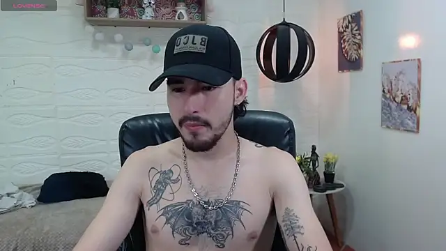 Snapshot of DmitriSanders chatting on 18, 1, 2025 DmitriSanders online show from 18, 1, 2025