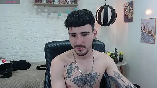 Snapshot of DmitriSanders chatting on 20, 1, 2025 DmitriSanders online show from 20, 1, 2025