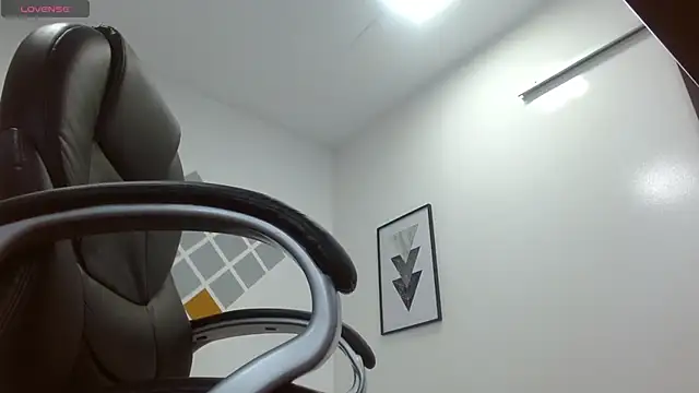 Snapshot of DmitriSanders chatting on 26, 1, 2025 DmitriSanders online show from 26, 1, 2025