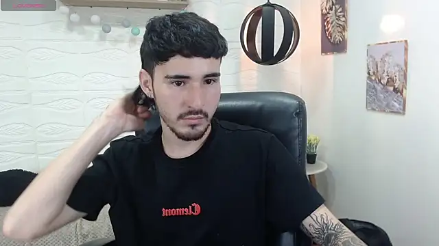 Snapshot of DmitriSanders chatting on 29, 1, 2025 DmitriSanders online show from 29, 1, 2025