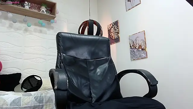 Snapshot of DmitriSanders chatting on 15, 2, 2025 DmitriSanders online show from 15, 2, 2025