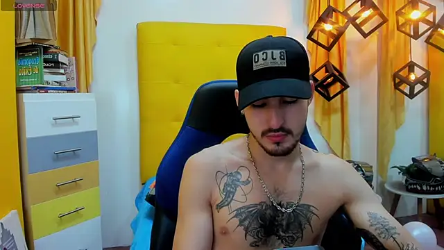 Snapshot of DmitriSanders chatting on 16, 2, 2025 DmitriSanders online show from 16, 2, 2025