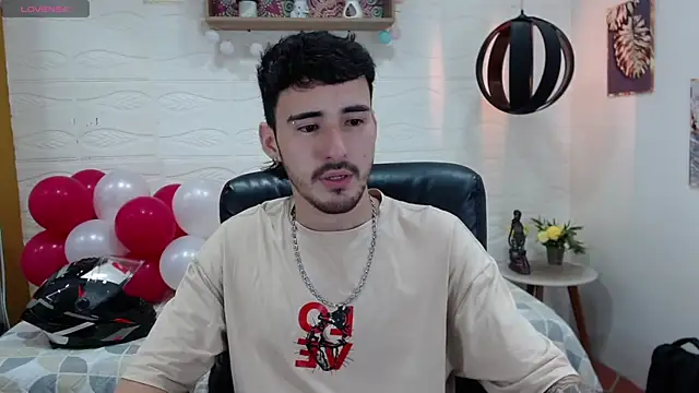 Snapshot of DmitriSanders chatting on 20, 2, 2025 DmitriSanders online show from 20, 2, 2025